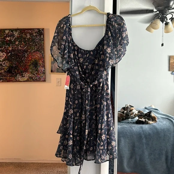 Arula Dress - Picture 3 of 8